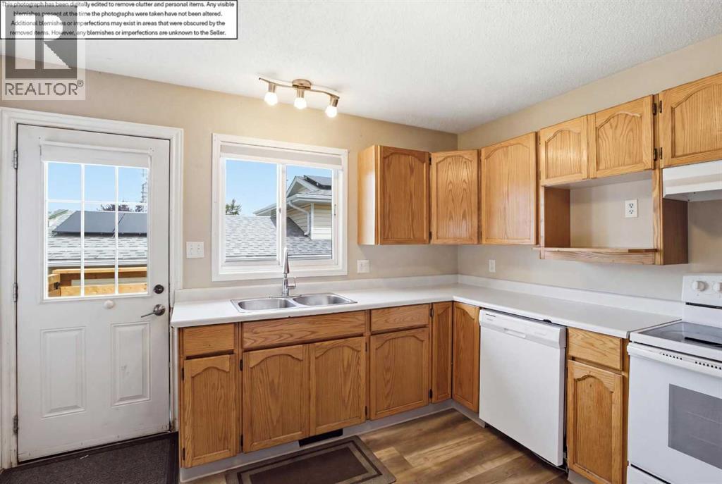 10613 91A Street - Image 13