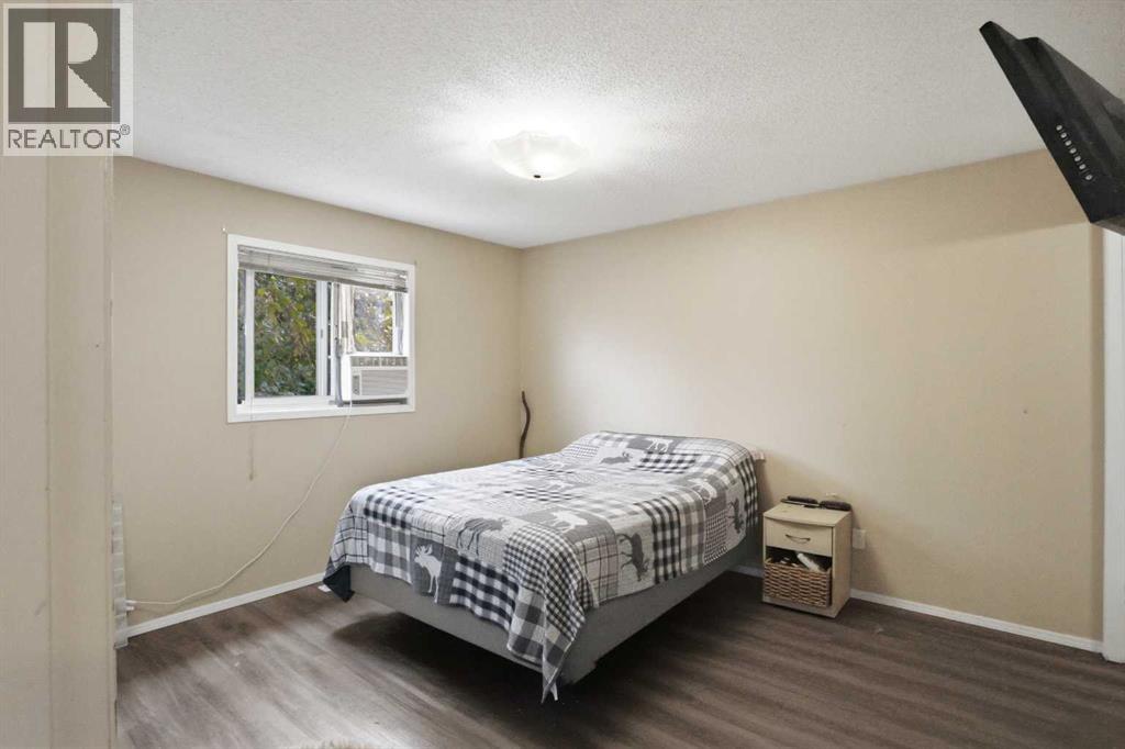 10613 91A Street - Image 14