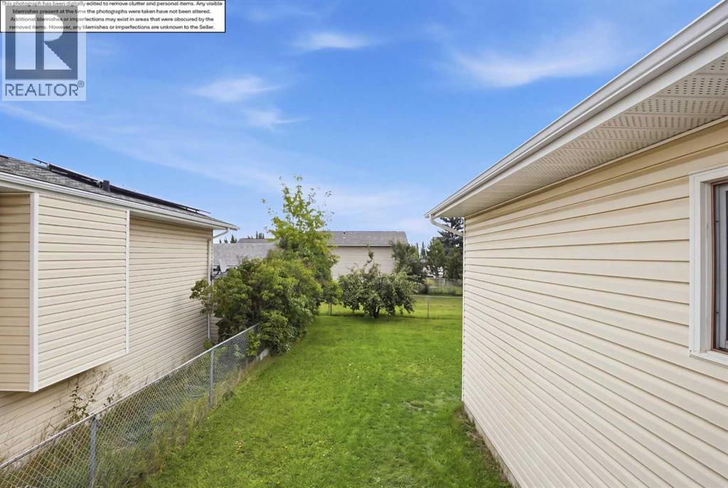 10613 91A Street - 30