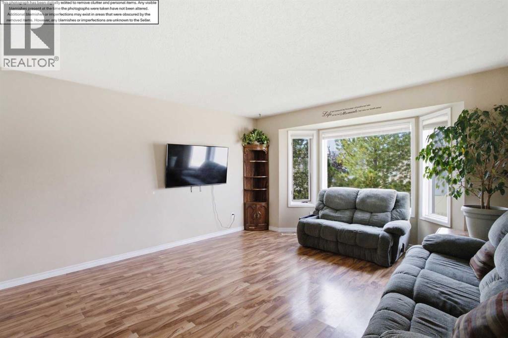 10613 91A Street - Image 8