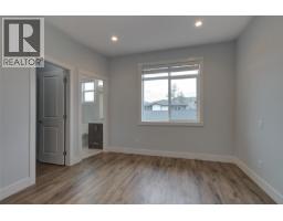 Living room - 756 Glenwood Avenue Unit# 1, Kelowna, BC V1Y5M5 Photo 6