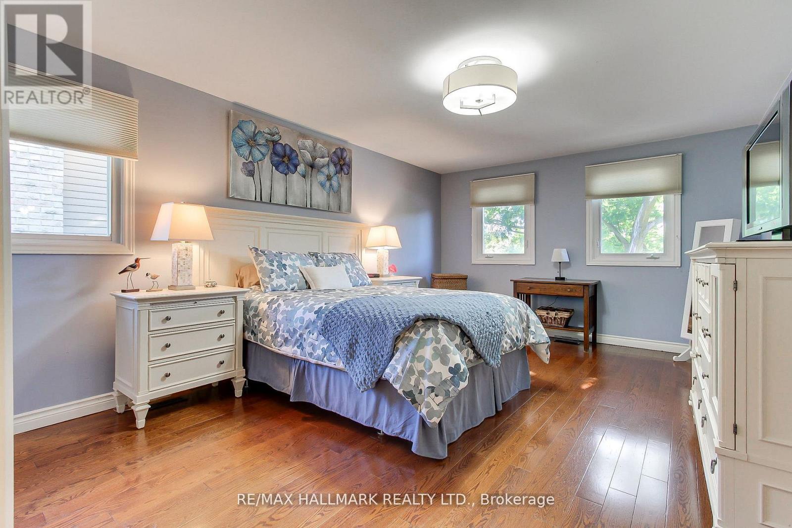 865 ARNOLD CRESCENT - 23