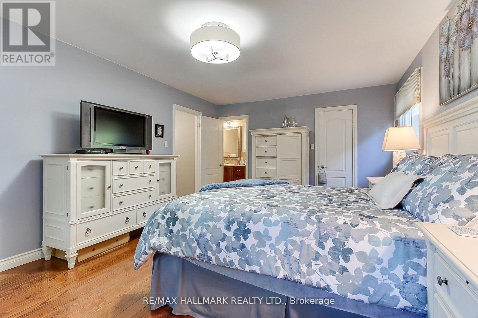 865 ARNOLD CRESCENT - 26