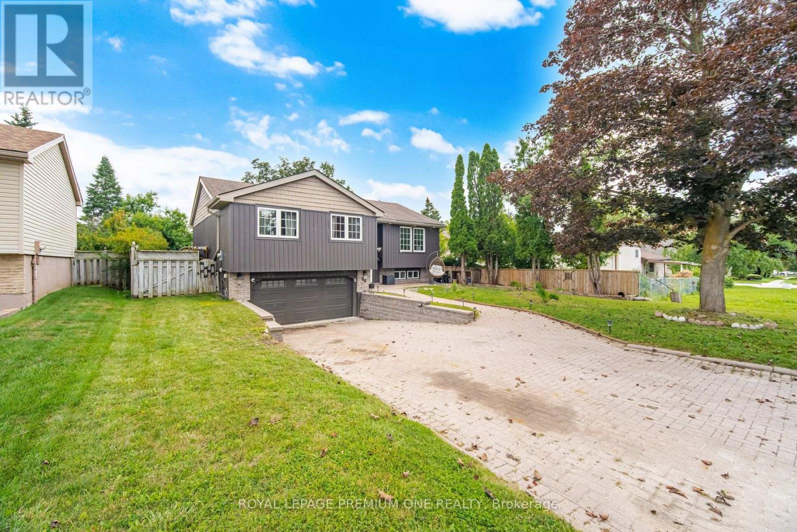46 LILLIAN CRESCENT - 4