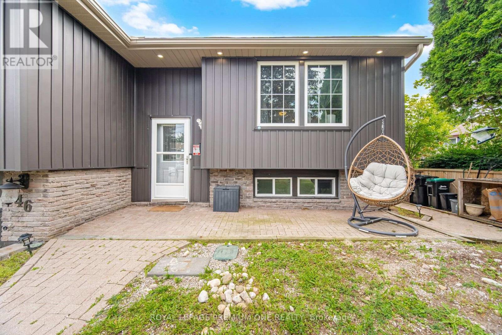 46 LILLIAN CRESCENT - 6