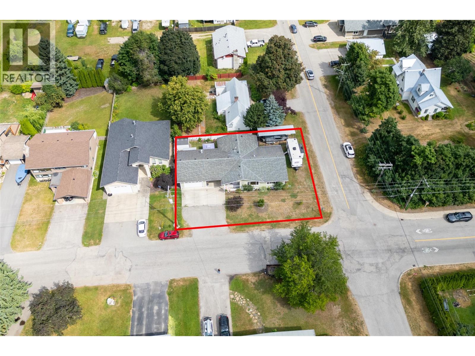 2032 Laforme Boulevard, Revelstoke — photo 3