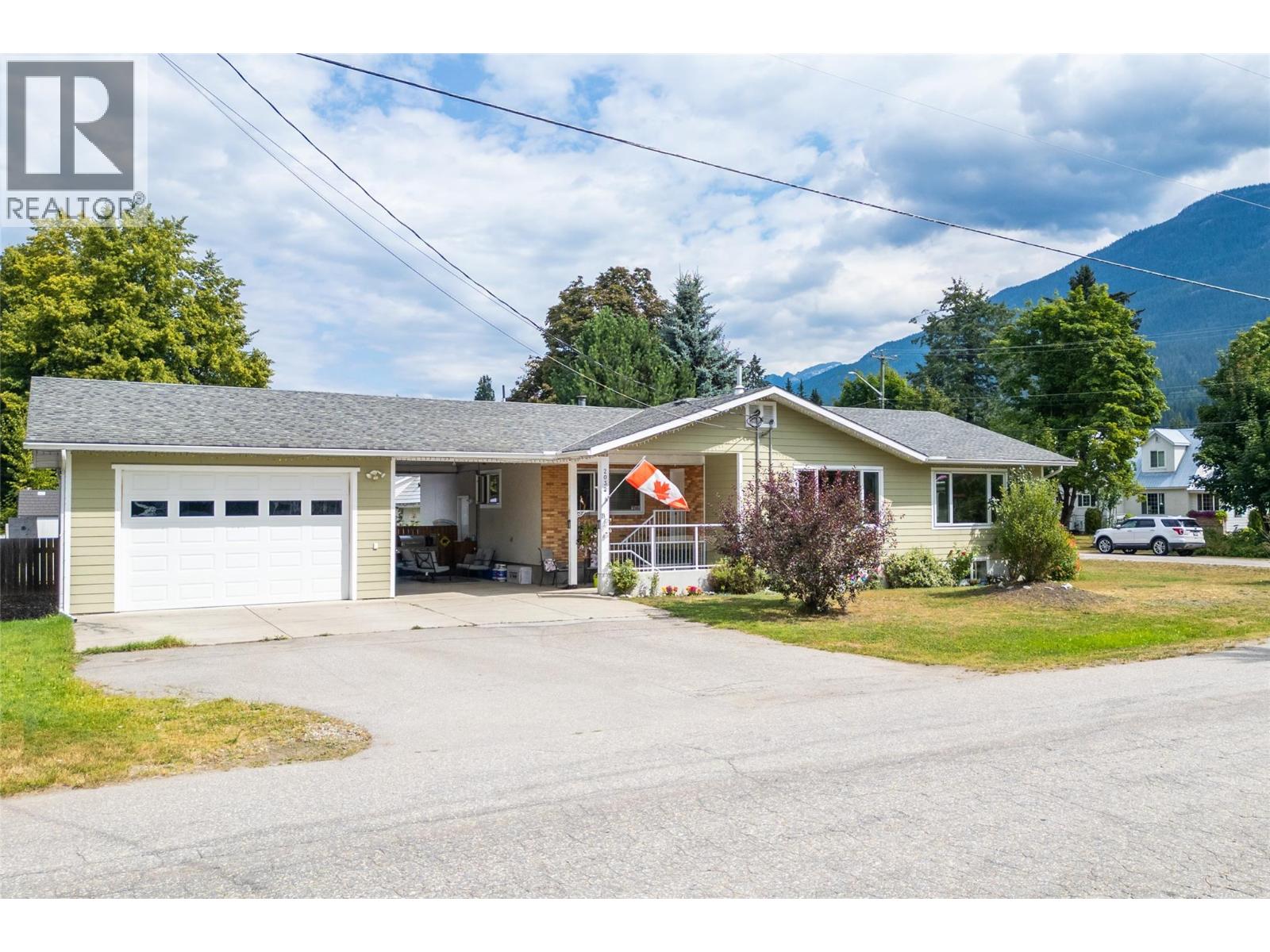 2032 Laforme Boulevard - 2