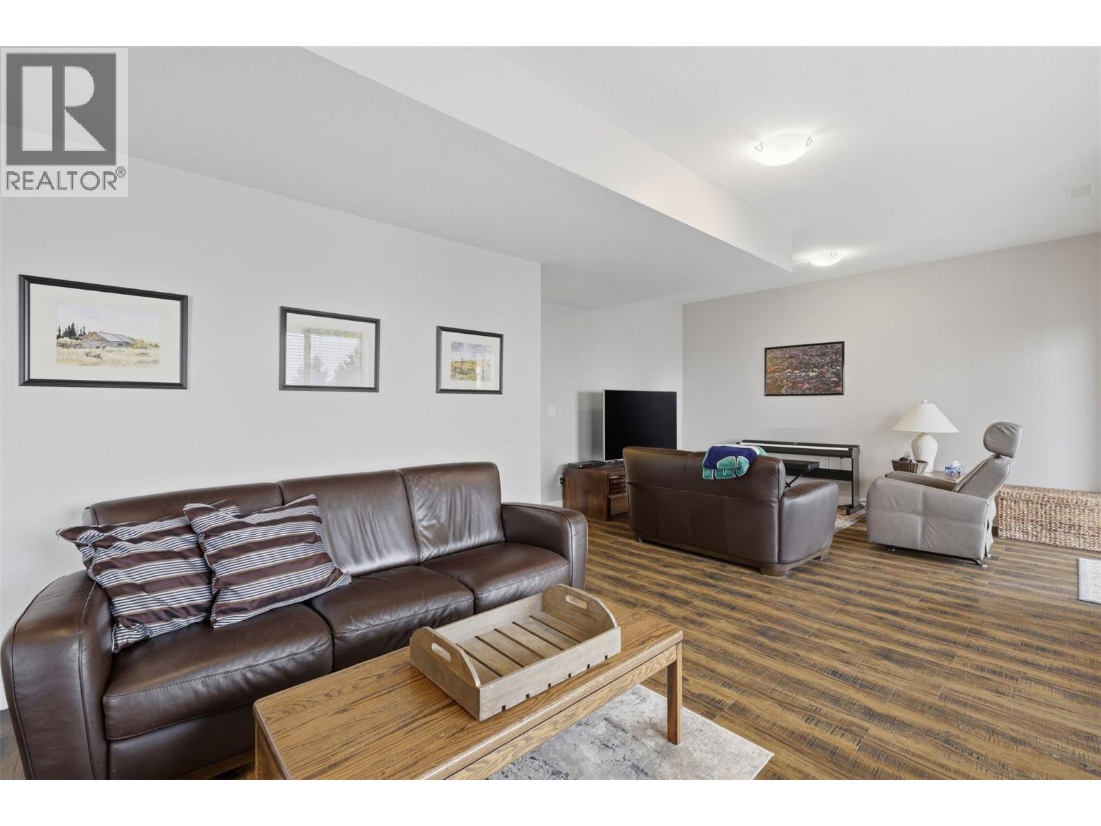 #116 1939 COLDWATER Drive - 29