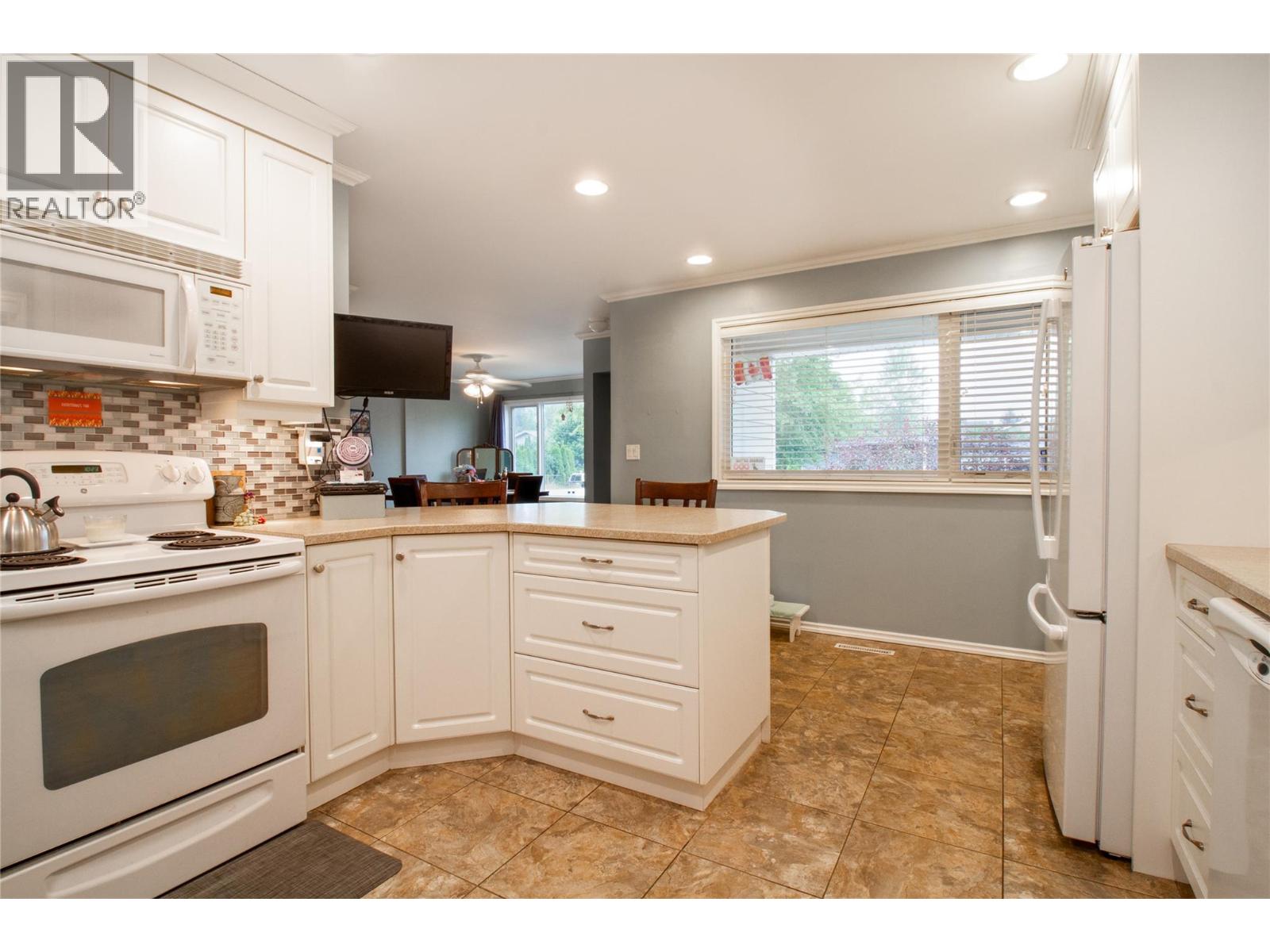 2032 Laforme Boulevard - 6