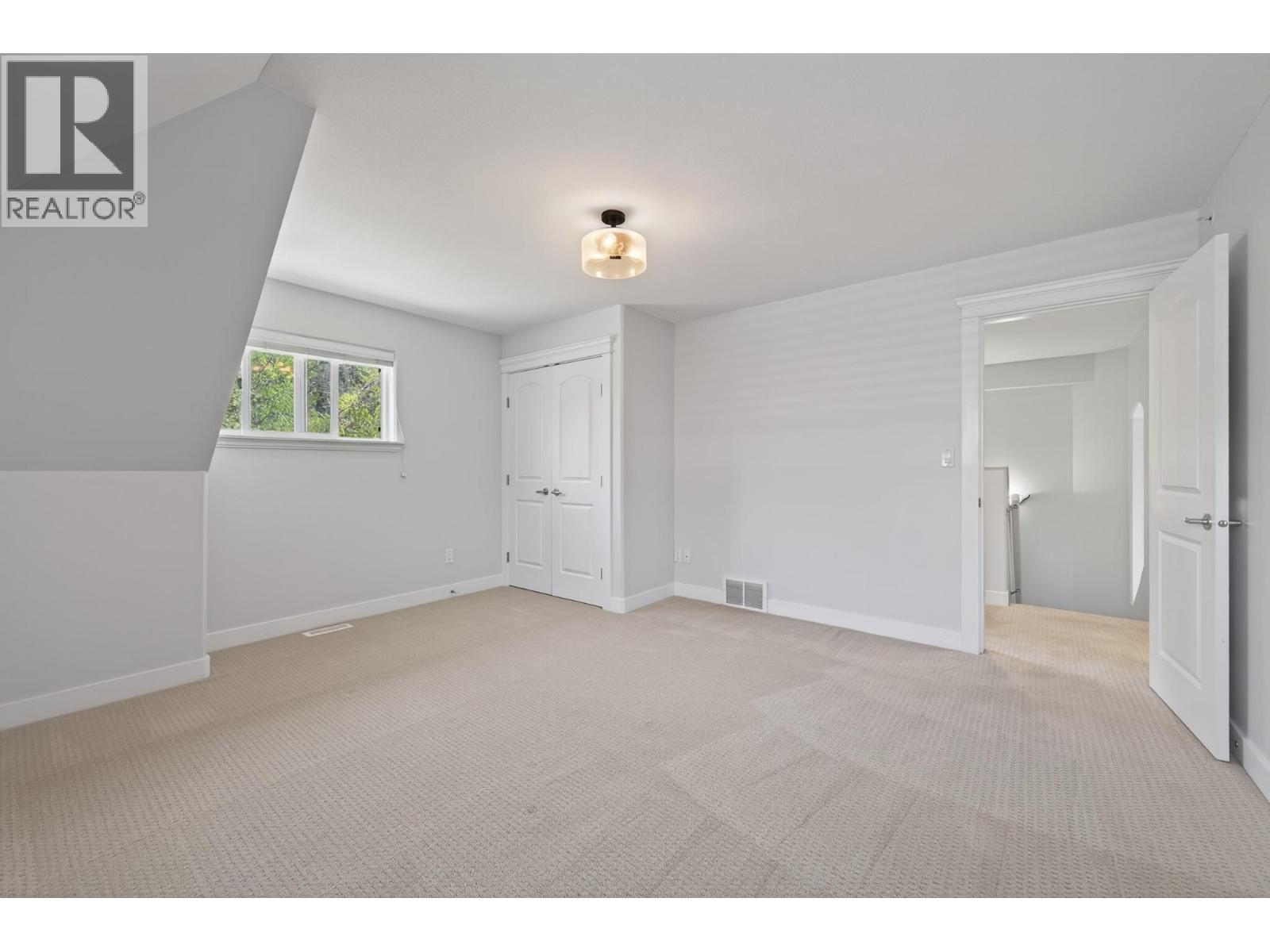 8929 Grizzly Crescent - 21