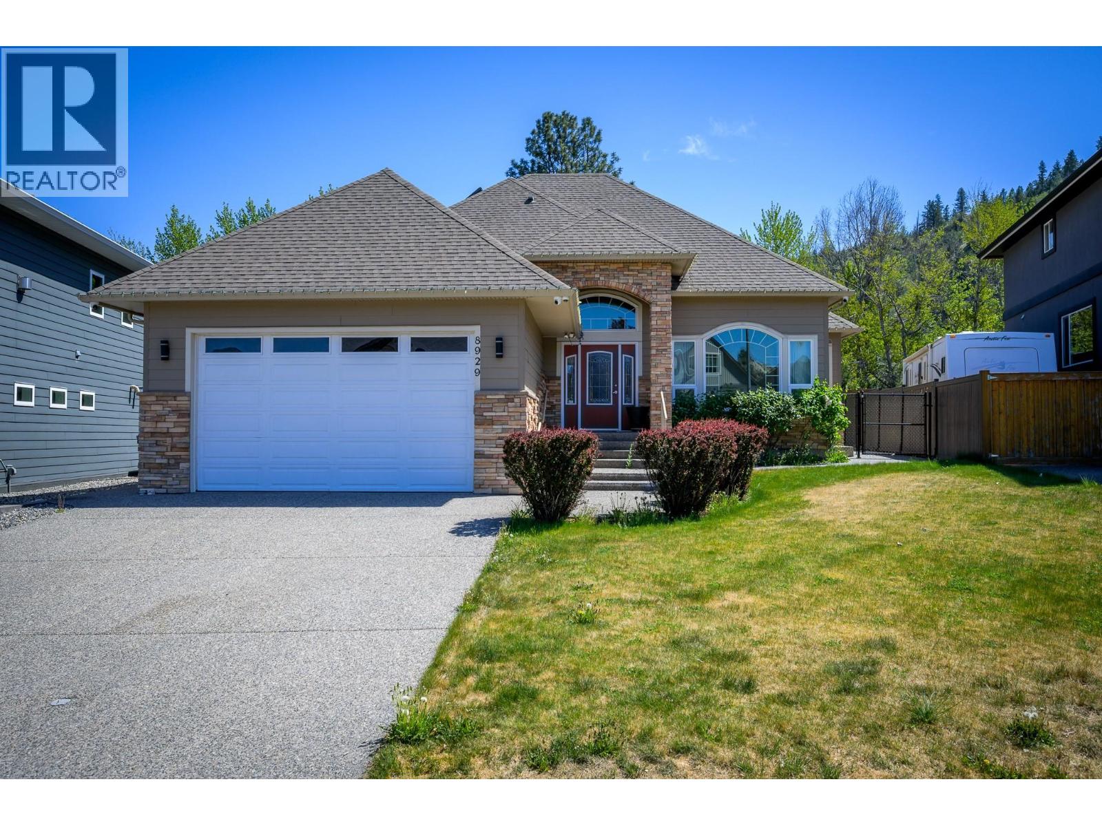 8929 Grizzly Crescent