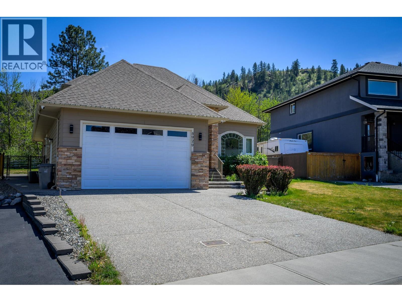 8929 Grizzly Crescent - 34