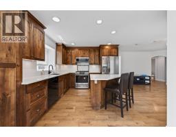 Living room - 8929 Grizzly Crescent, Kamloops, BC V2C6T9 Photo 10
