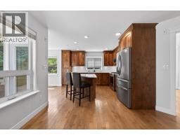 2pc Bathroom - 8929 Grizzly Crescent, Kamloops, BC V2C6T9 Photo 9