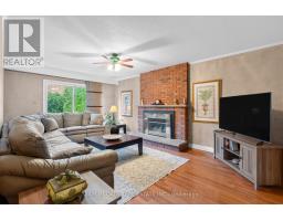 Living room - 1077 Saginaw Crescent, Mississauga, ON L5H3W4 Photo 8