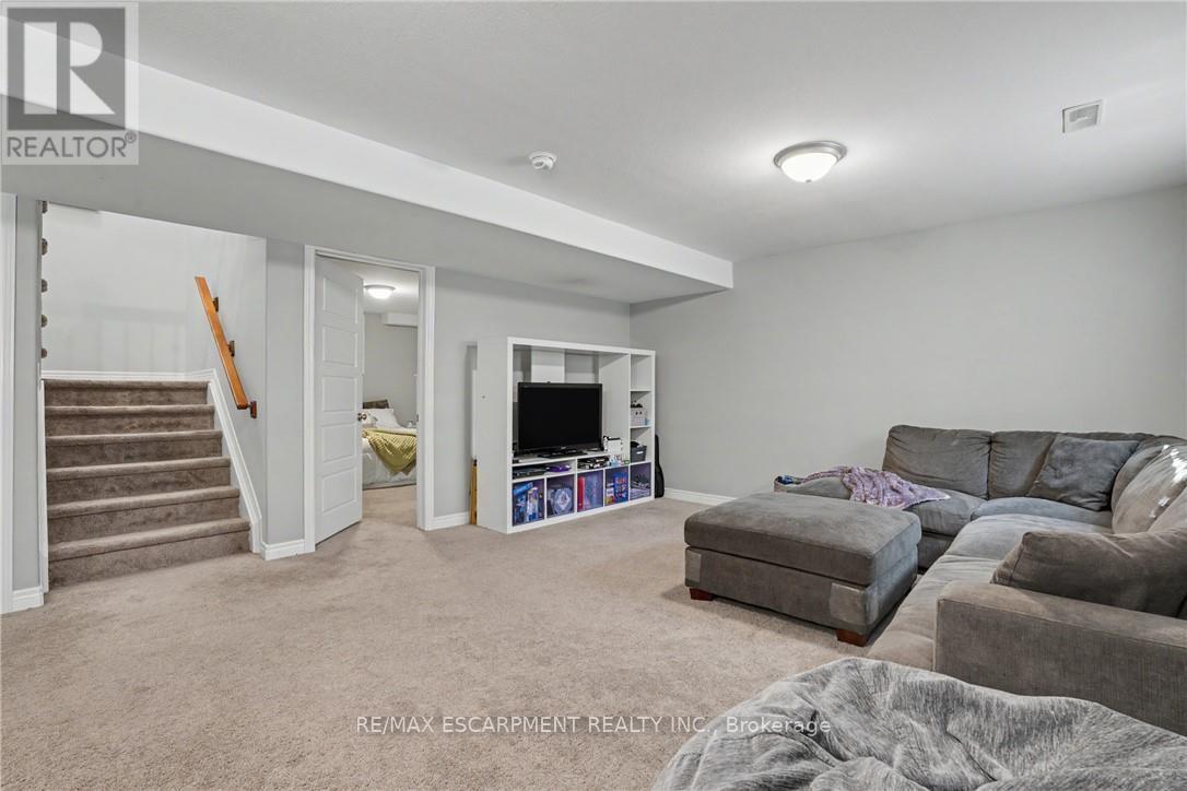 12 SILVERWOOD AVENUE - 25