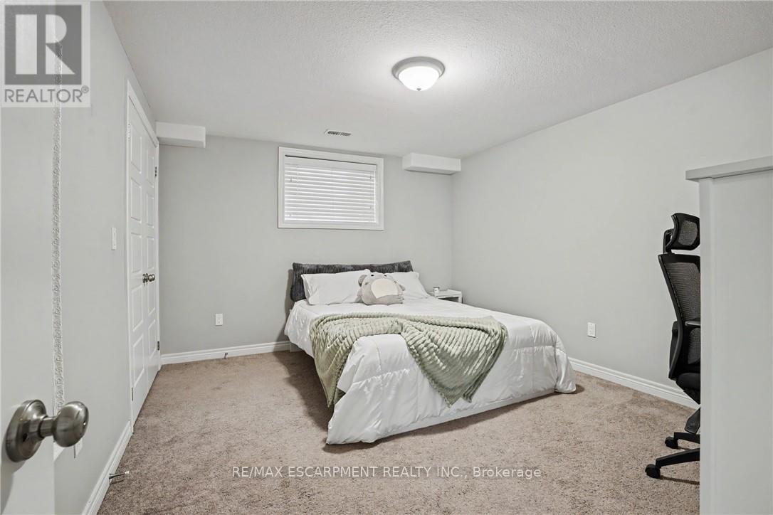 12 SILVERWOOD AVENUE - 30