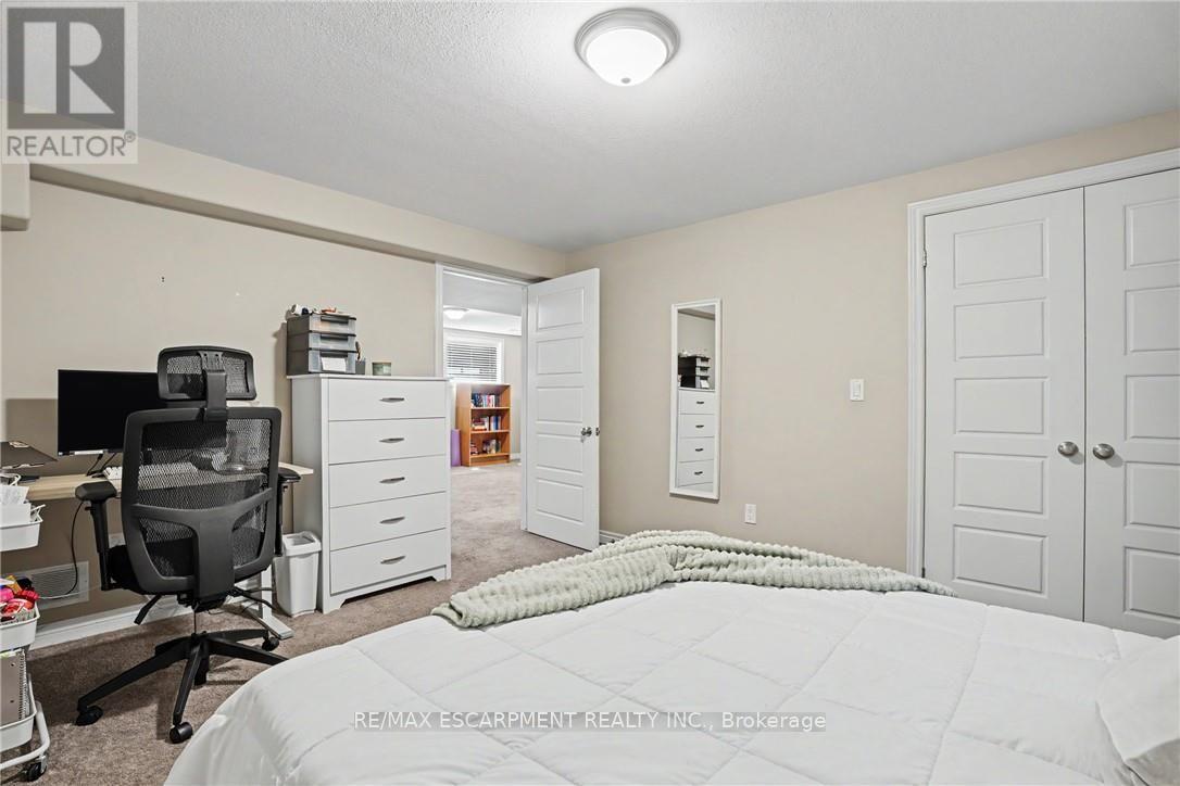 12 SILVERWOOD AVENUE - 31