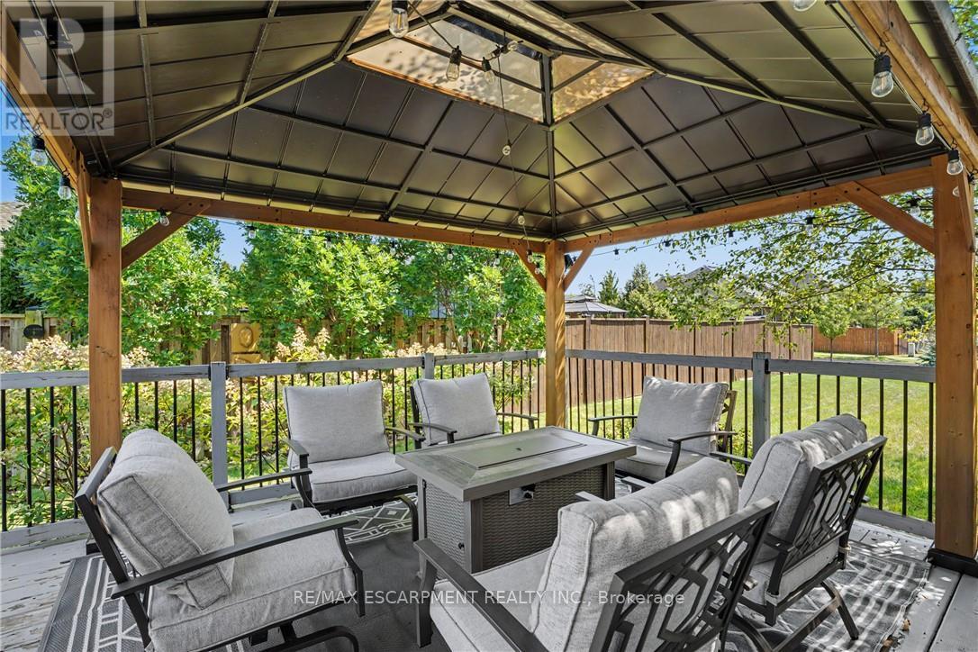 12 SILVERWOOD AVENUE - 33