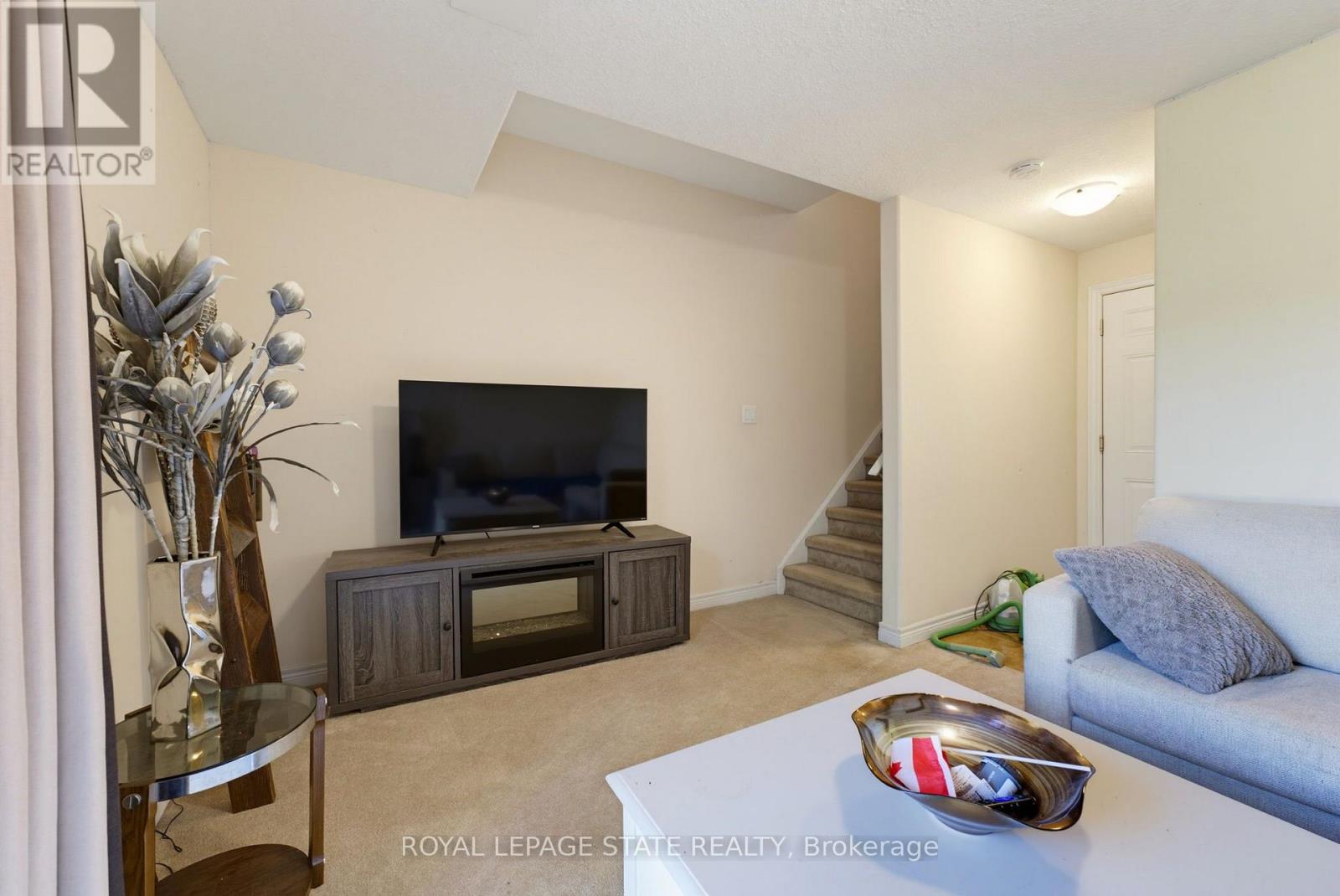 41 EDENROCK DRIVE - 23
