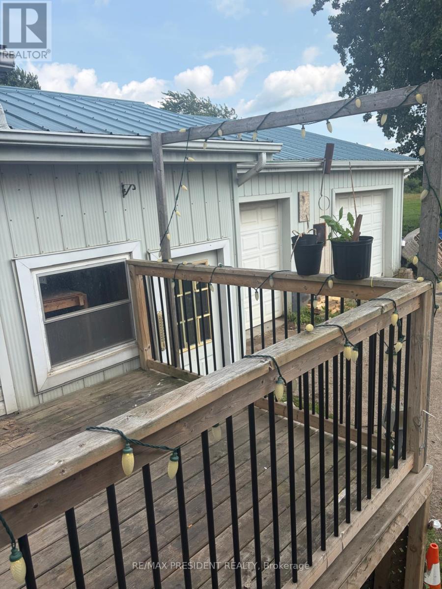 1224 PARKINSON ROAD - 33