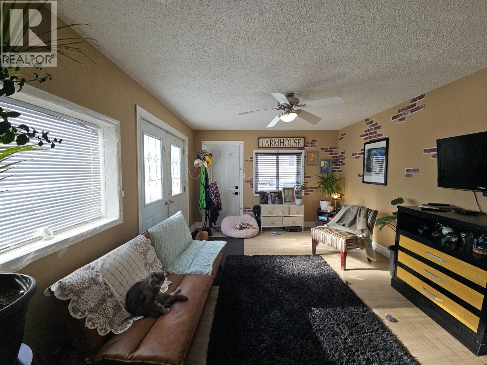 304 100 Avenue - 3
