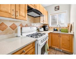 16688 63b Avenue, Surrey, BC V3S0W4 Photo 9