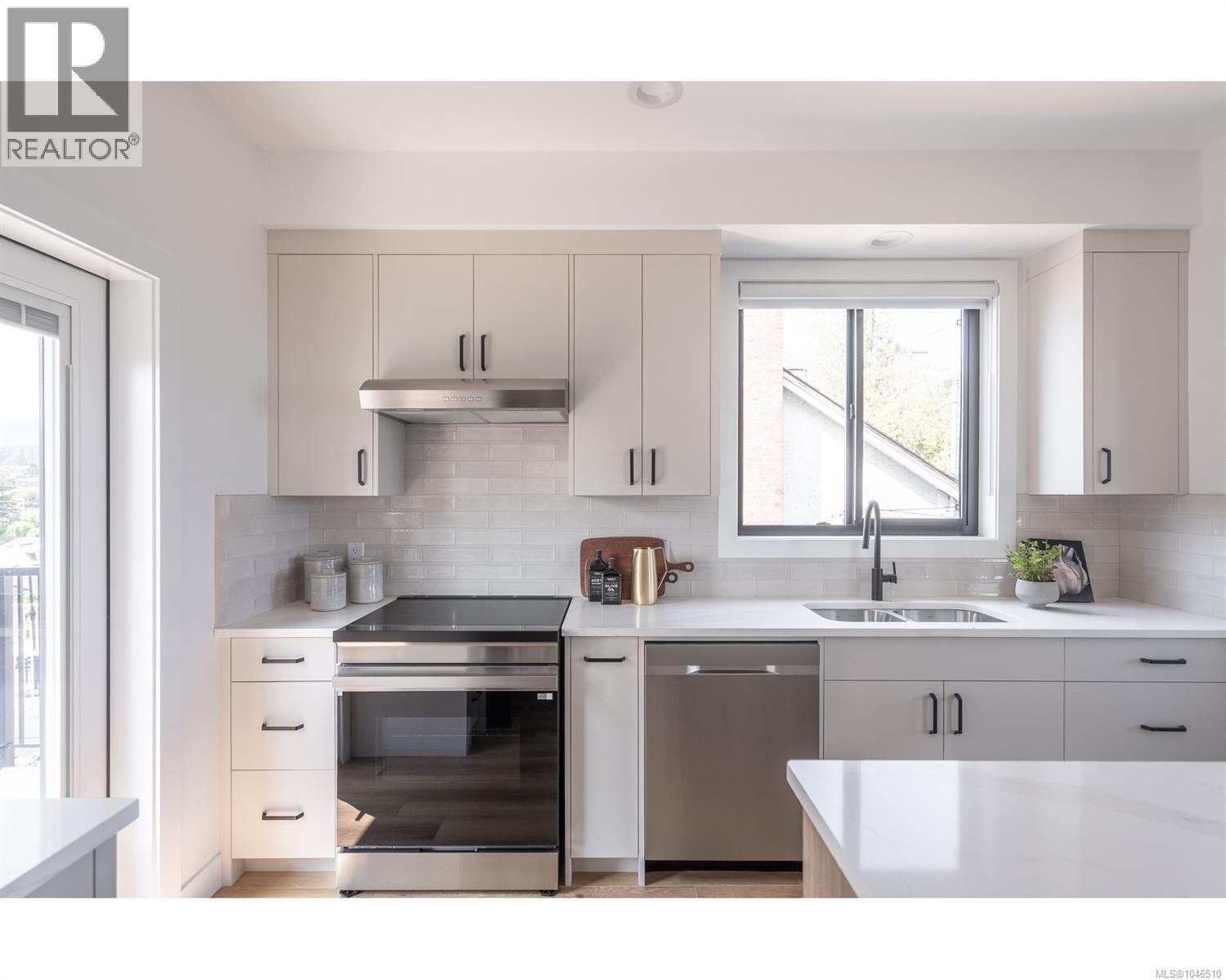 309 Elizabeth St - 4