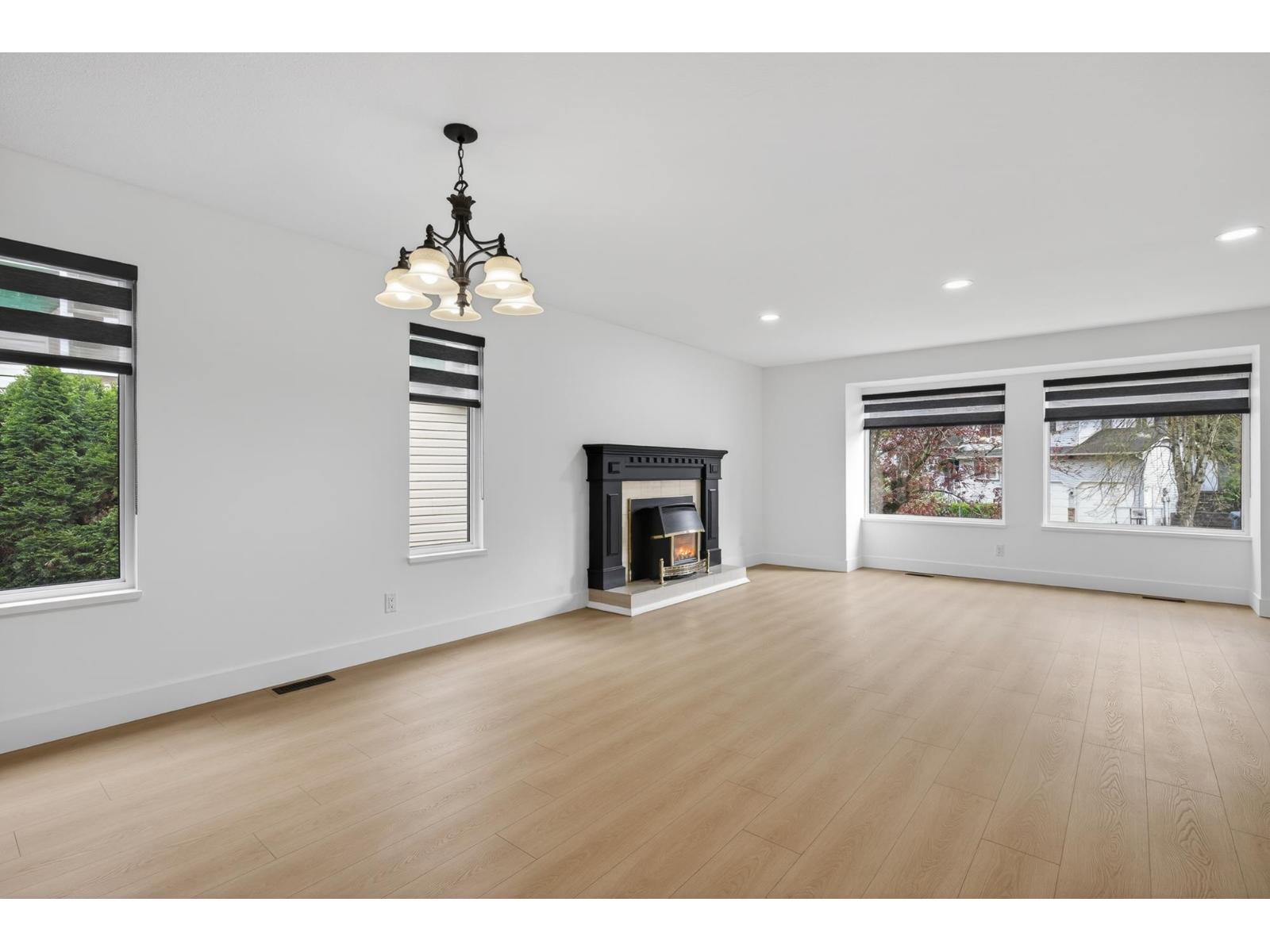 6 Bed, 3 Bath House for Sale in Abbotsford – 2359 HARPER DRIVE, Abbotsford – MLS# R3154030 - Image 13