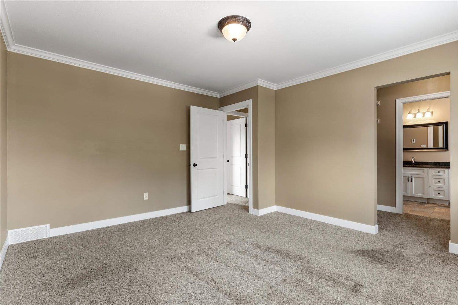 4 Bed, 4 Bath House for Sale in Chilliwack – 45387 JEWEL AVENUE, Sardis South, Chilliwack – MLS# R3153762 - Image 24