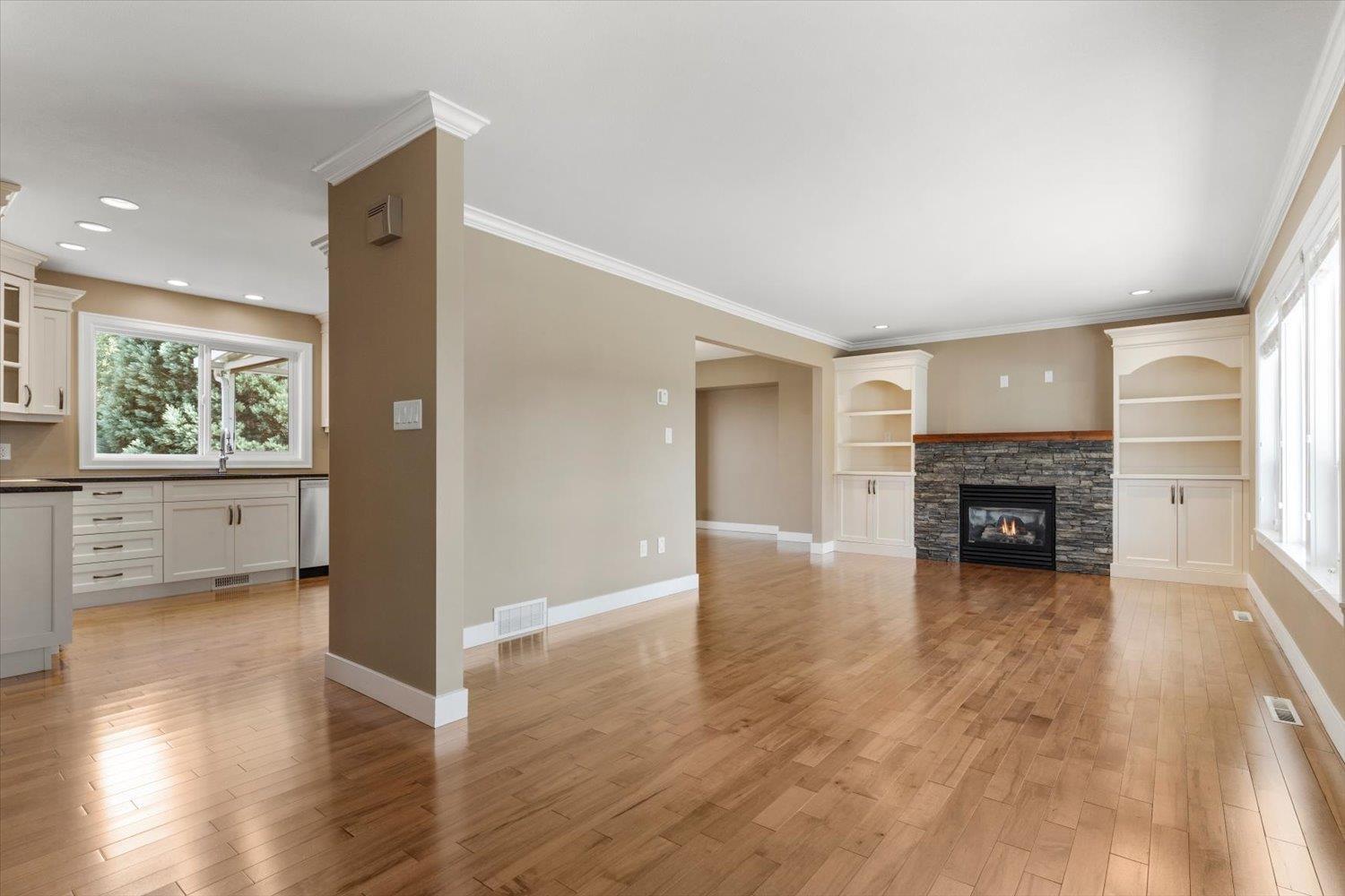 4 Bed, 4 Bath House for Sale in Chilliwack – 45387 JEWEL AVENUE, Sardis South, Chilliwack – MLS# R3153762 - Image 6