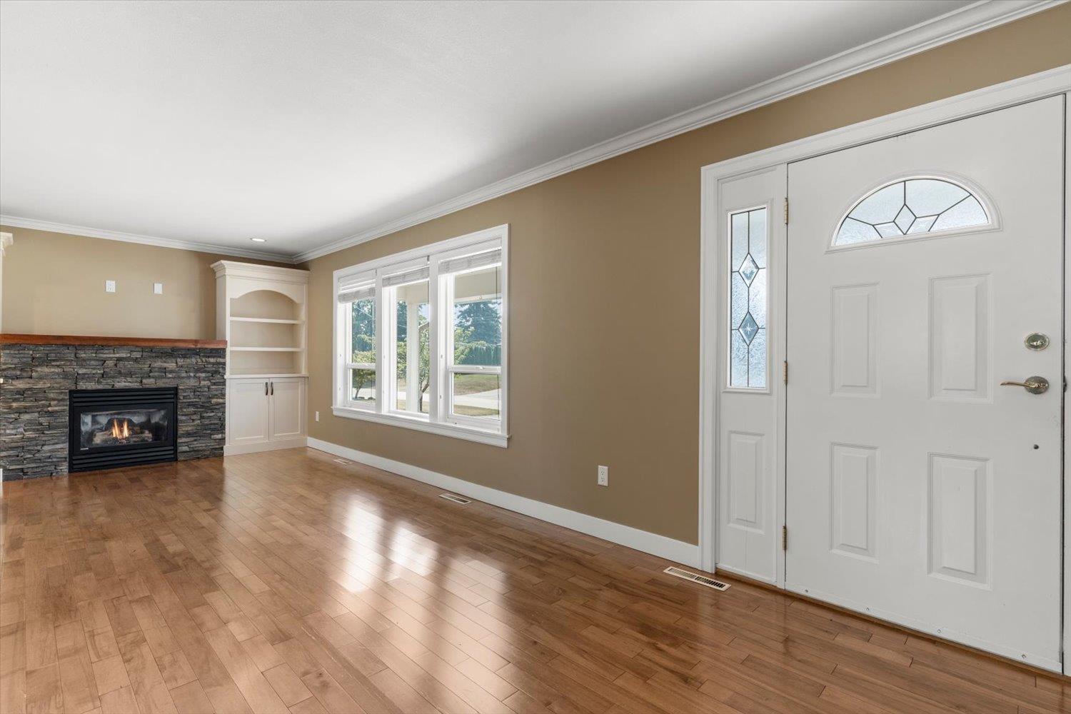4 Bed, 4 Bath House for Sale in Chilliwack – 45387 JEWEL AVENUE, Sardis South, Chilliwack – MLS# R3153762 - Image 4