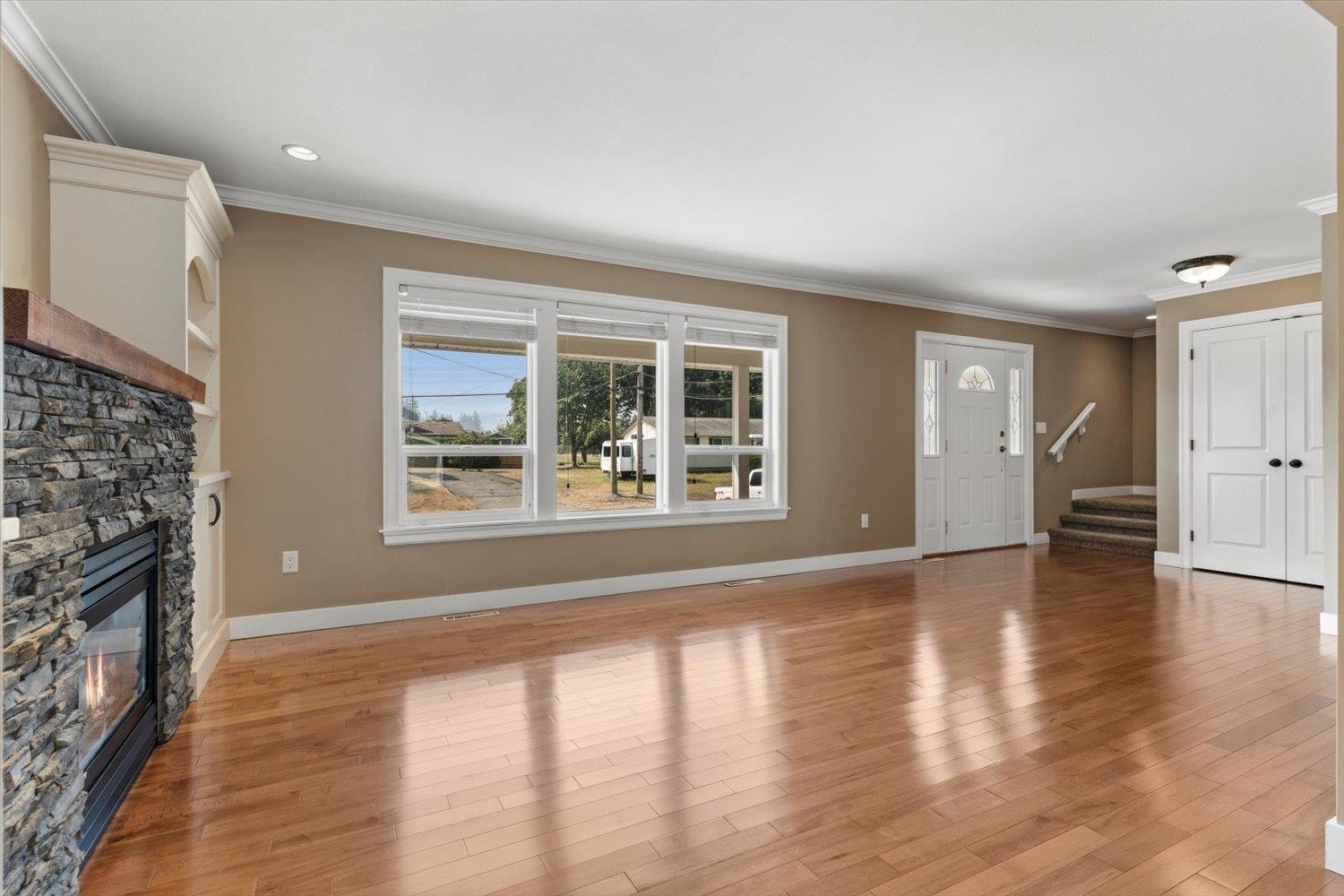 4 Bed, 4 Bath House for Sale in Chilliwack – 45387 JEWEL AVENUE, Sardis South, Chilliwack – MLS# R3153762 - Image 8