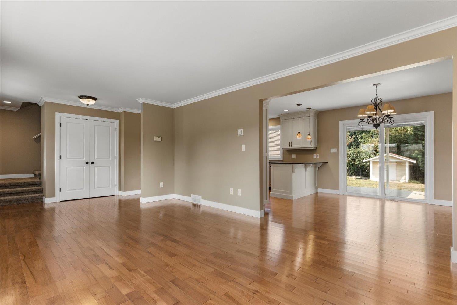 4 Bed, 4 Bath House for Sale in Chilliwack – 45387 JEWEL AVENUE, Sardis South, Chilliwack – MLS# R3153762 - Image 7