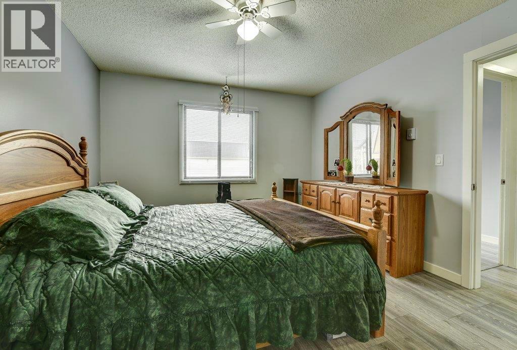 #203C 880 Badke Road - 15