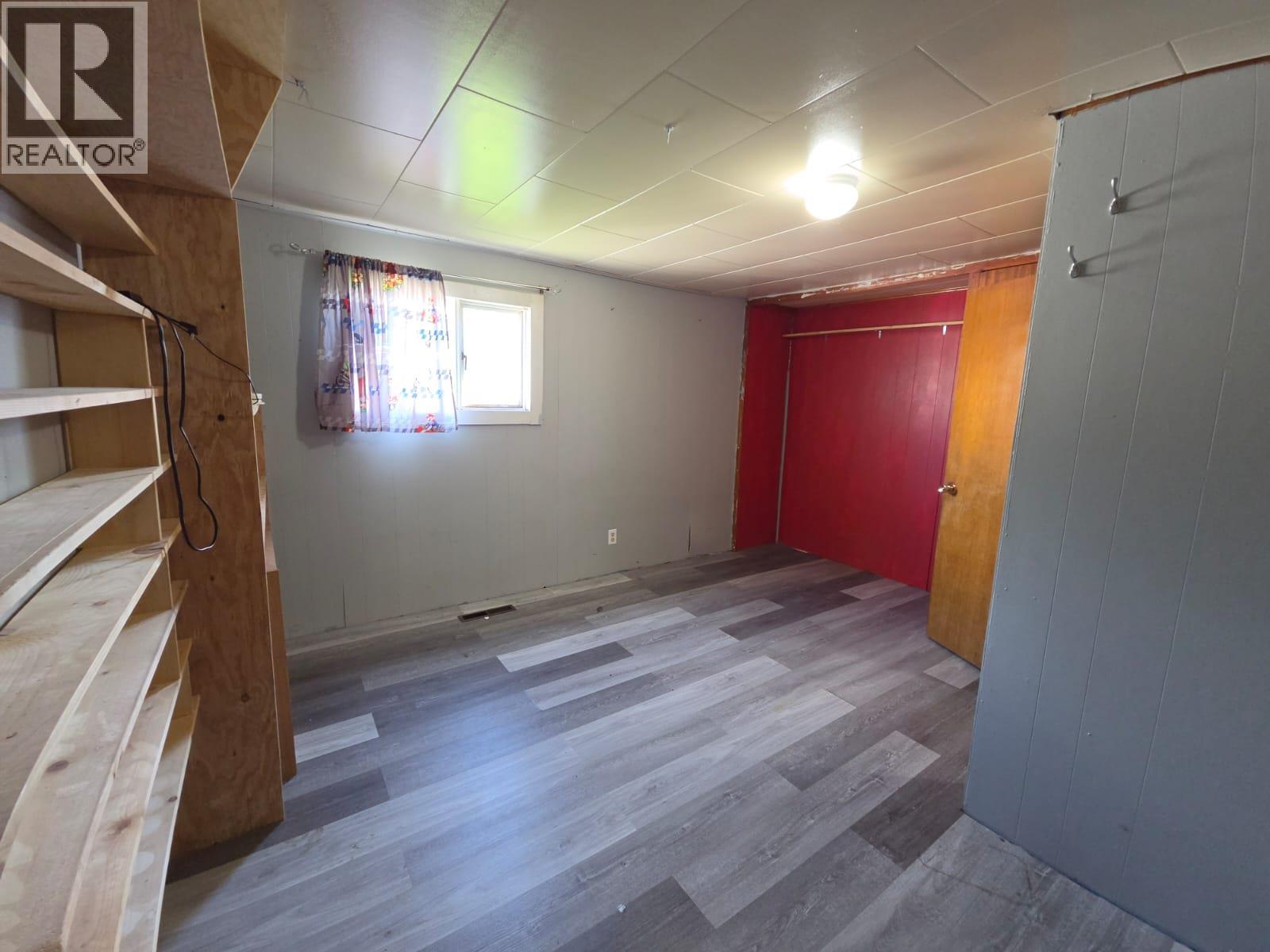 5208 47 Avenue NW - 17