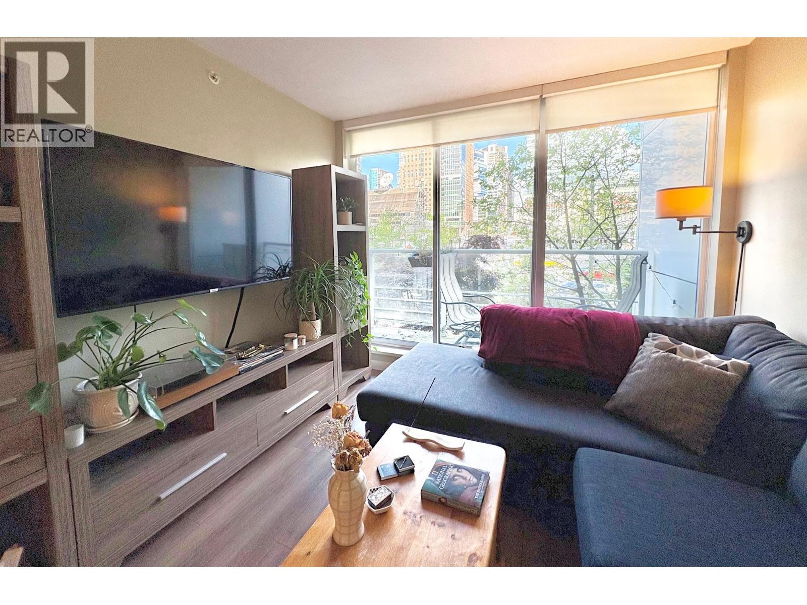 1 Bed, 1 Bath Apartment for Sale in Vancouver – 308 161 W GEORGIA STREET, Vancouver – MLS# R3154228 - Image 6