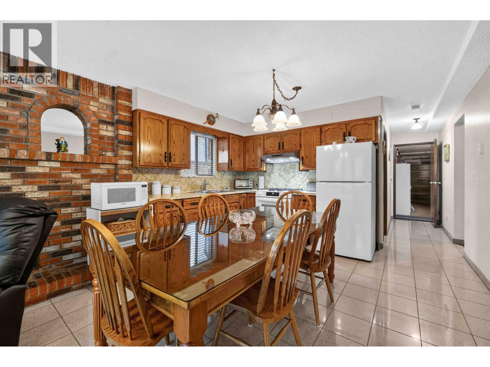 5 Bed, 3 Bath House for Sale in Vancouver – 2739 E 8TH AVENUE, Vancouver – MLS# R3154148 - Image 6