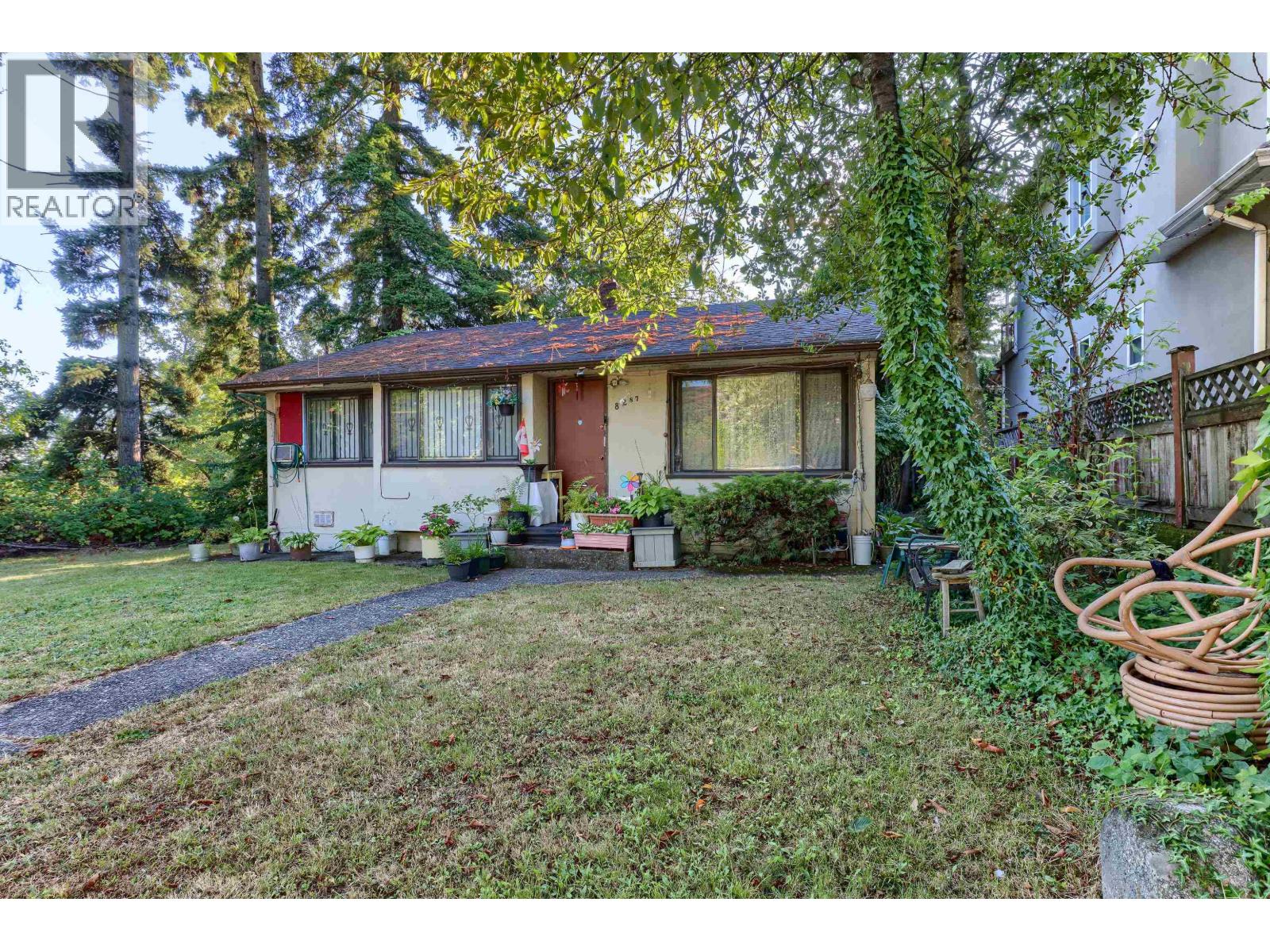 3 Bed, 1 Bath House for Sale in Vancouver – 8287 VICTORIA DRIVE, Vancouver – MLS# R3154251 - Image 2