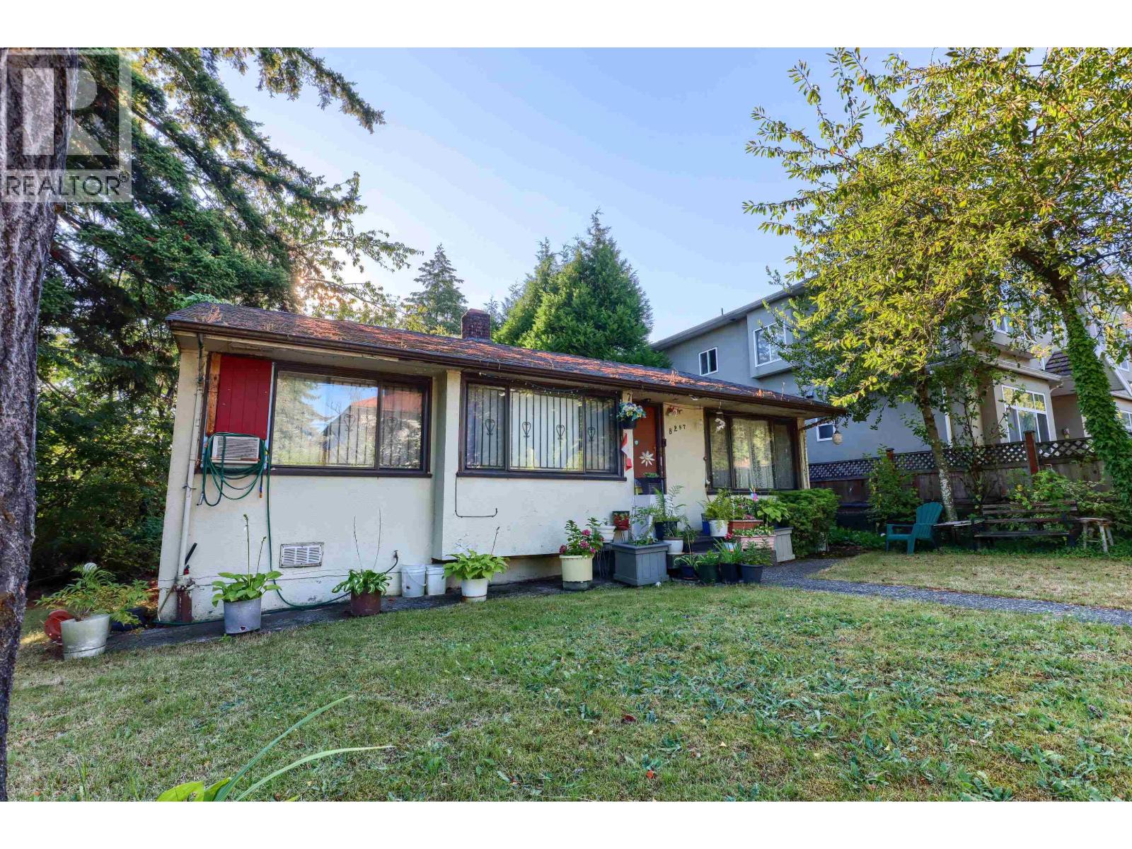 3 Bed, 1 Bath House for Sale in Vancouver – 8287 VICTORIA DRIVE, Vancouver – MLS# R3154251 - Image 3