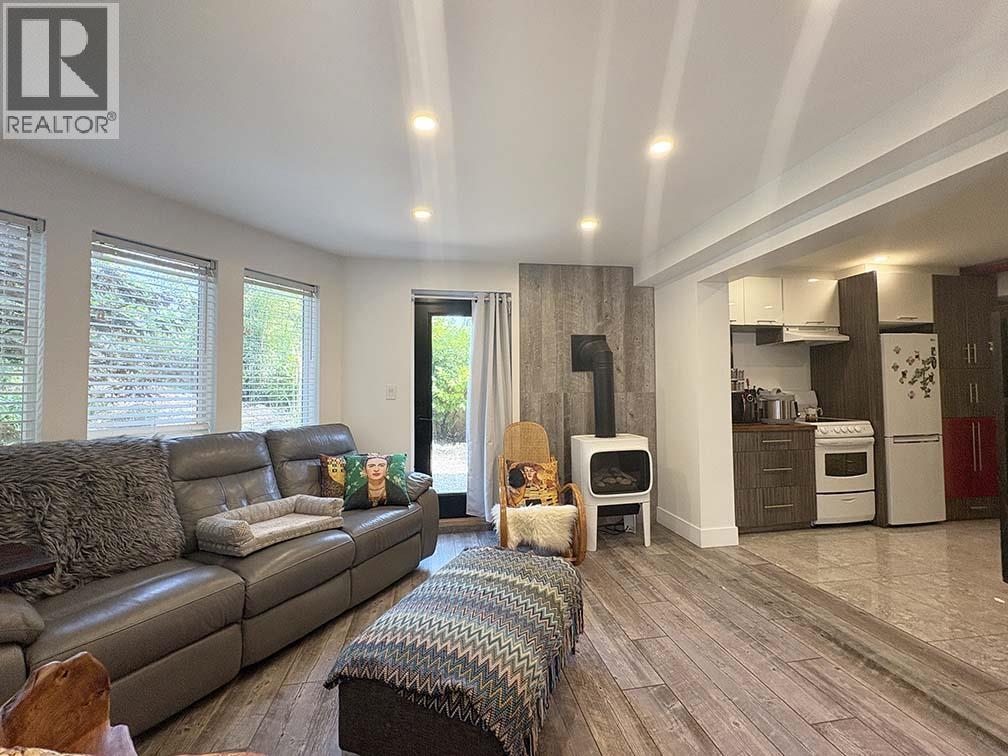 Garden-609 LIDSTER PLACE, New Westminster