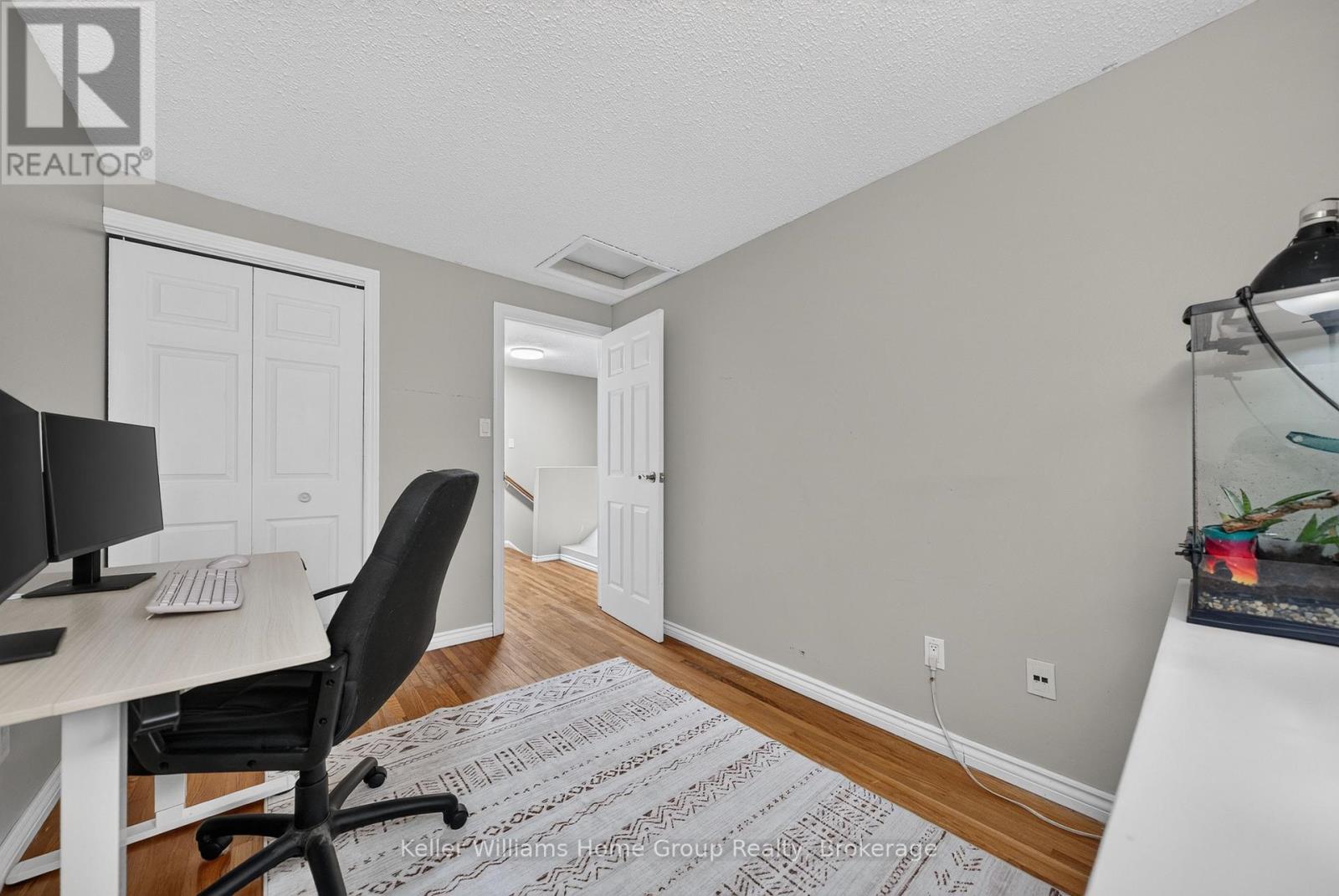 85 UPTON CRESCENT - 35