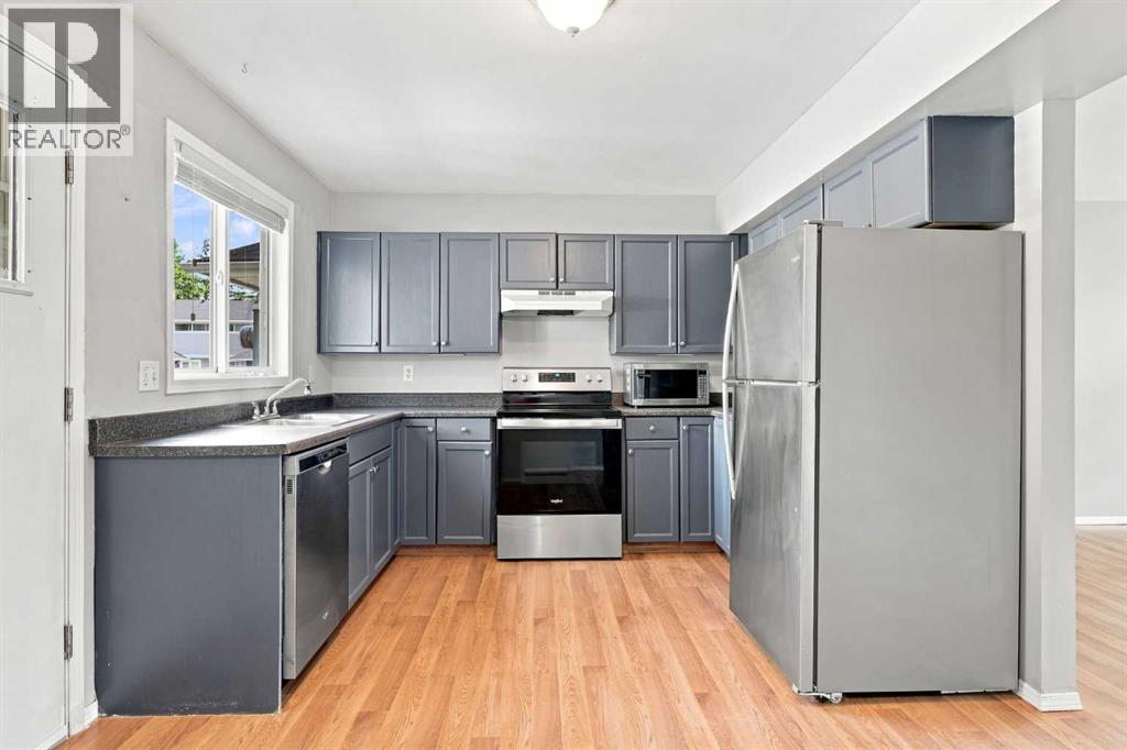 542 Regal Park Northeast - Photo 10