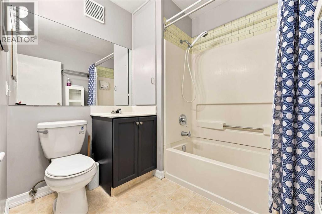 542 Regal Park Northeast - Photo 19