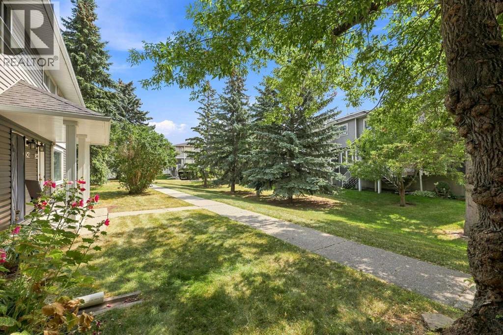 542 Regal Park Northeast - Photo 26
