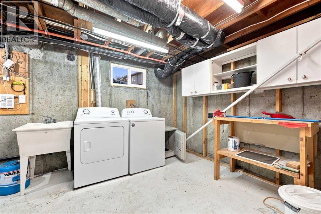542 Regal Park Northeast - Photo 24