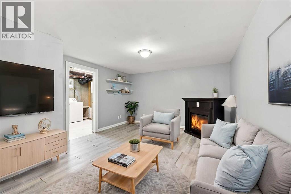 542 Regal Park Northeast - Photo 23