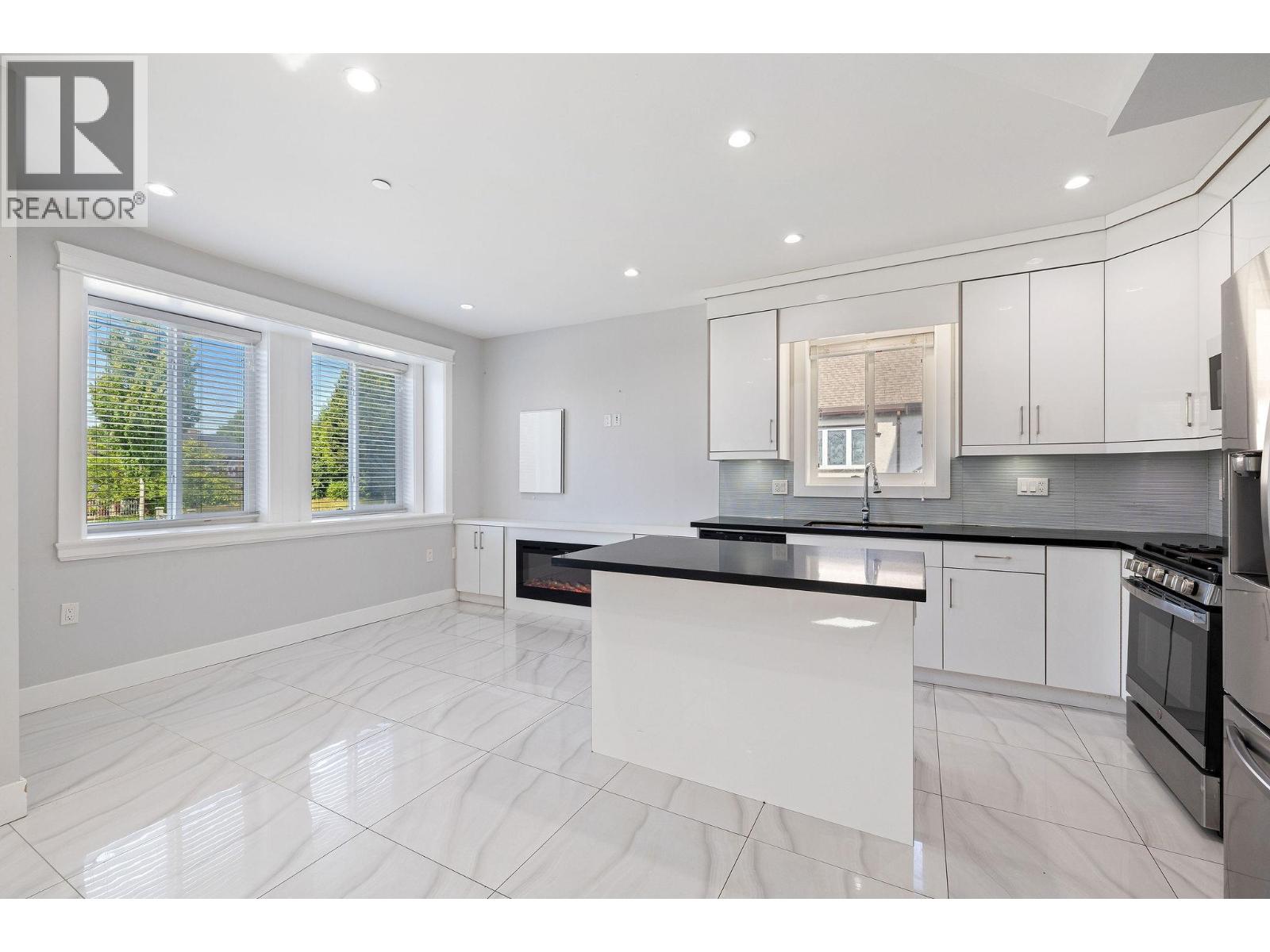 6 Bed, 4 Bath House for Sale in Vancouver – 1 2430 E 41 STREET, Vancouver – MLS# R3153326 - Image 8