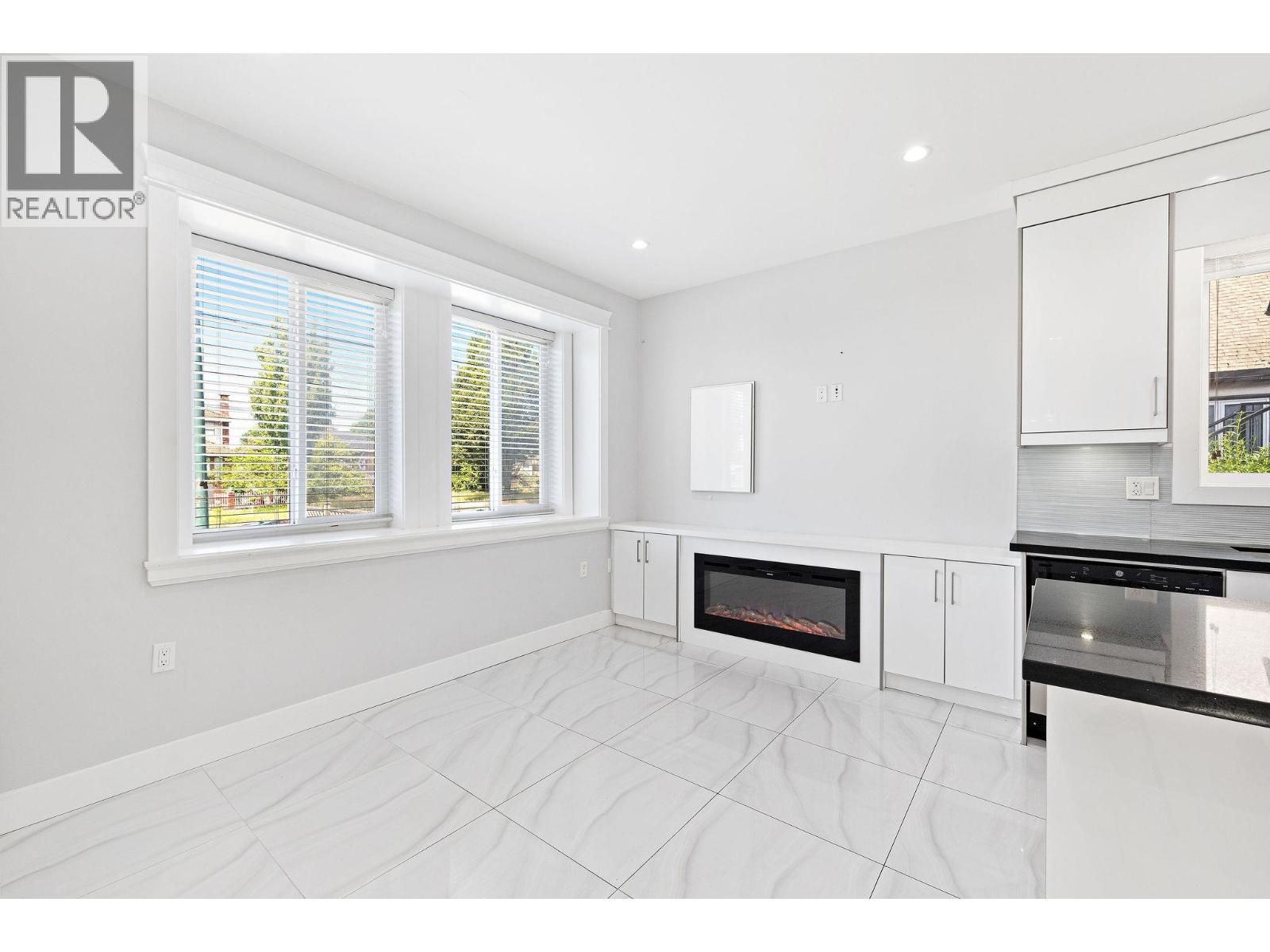 6 Bed, 4 Bath House for Sale in Vancouver – 1 2430 E 41 STREET, Vancouver – MLS# R3153326 - Image 10