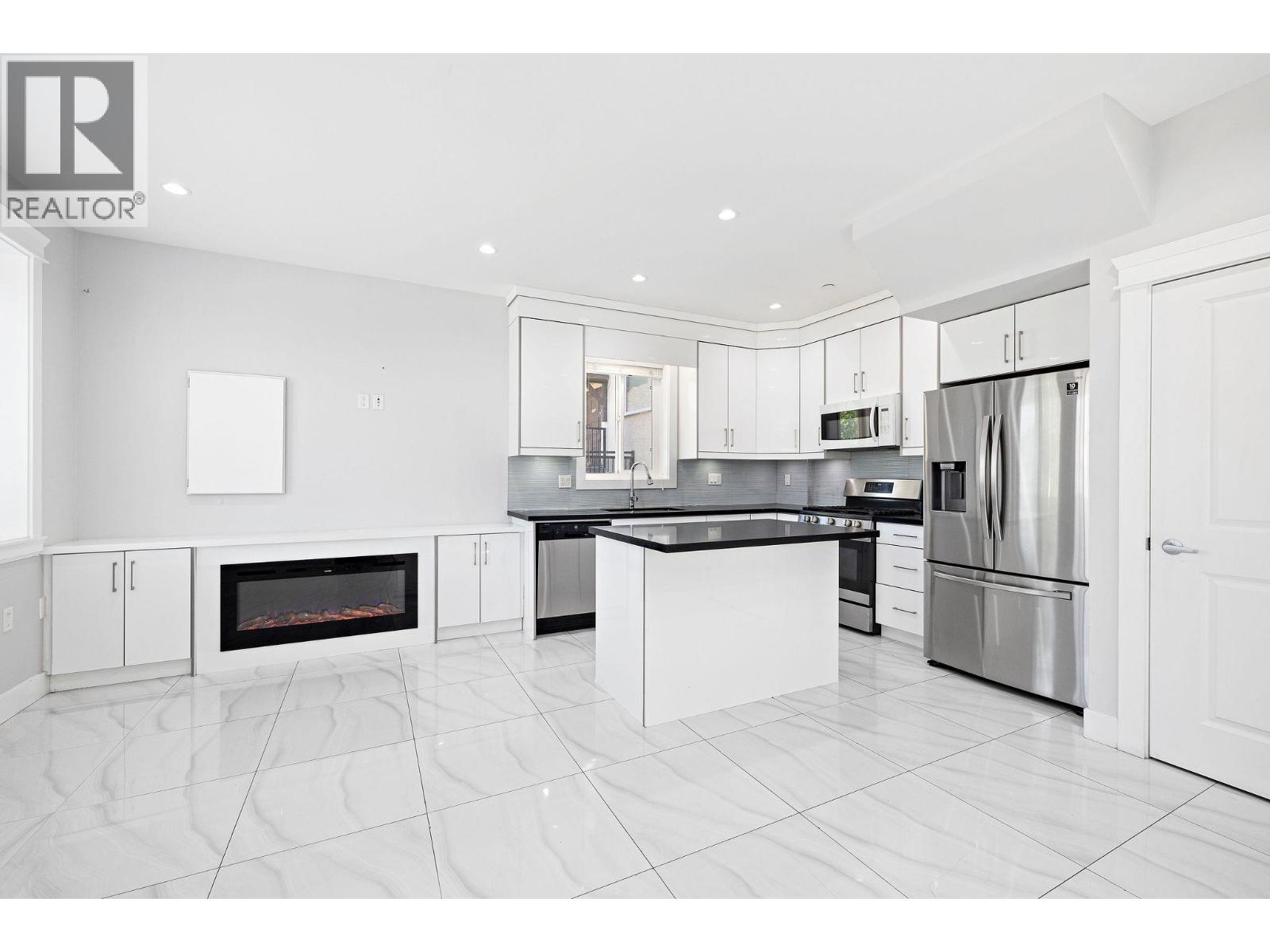 6 Bed, 4 Bath House for Sale in Vancouver – 1 2430 E 41 STREET, Vancouver – MLS# R3153326 - Image 3